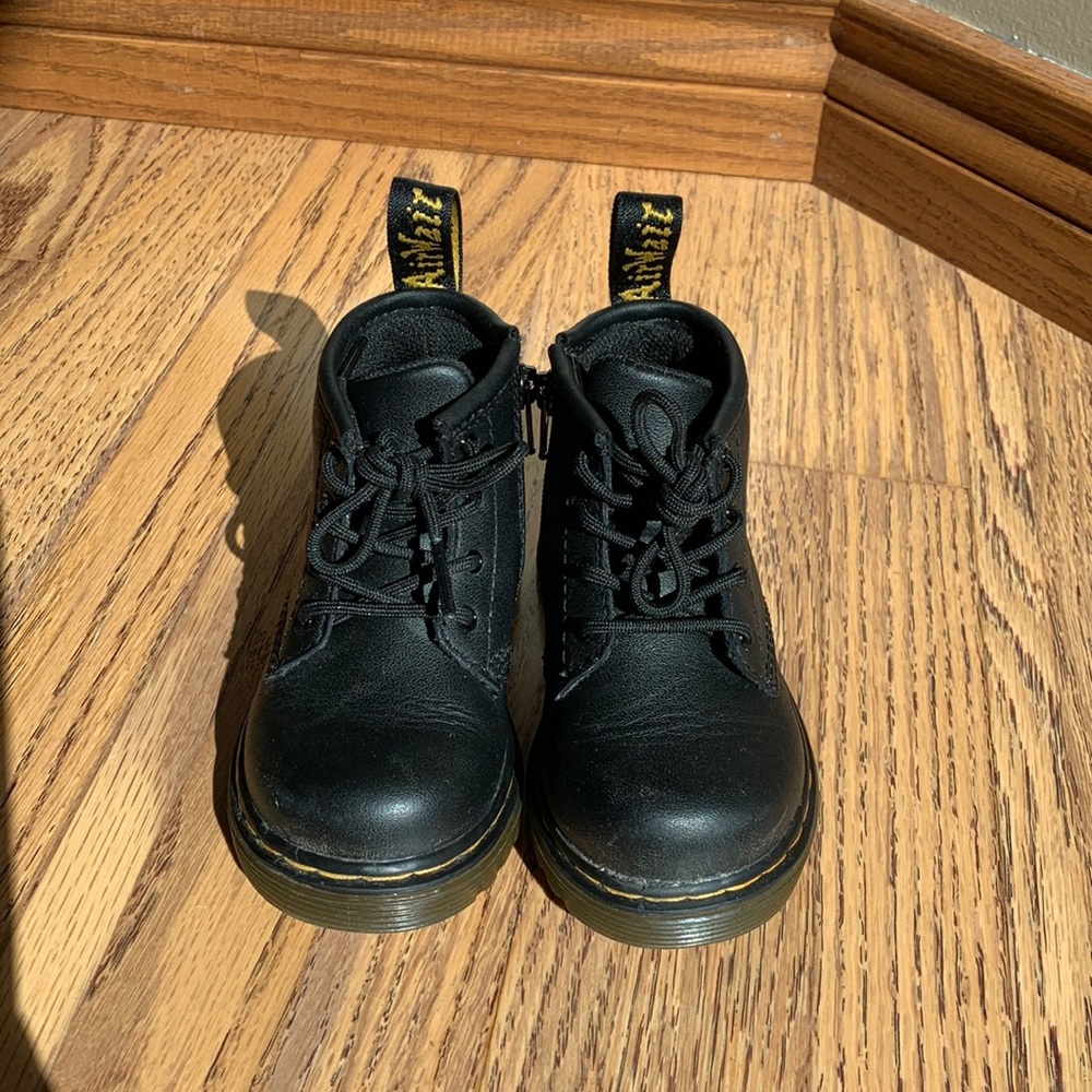 Dr.Martens leather 1460 boots sz baby/toddler 6